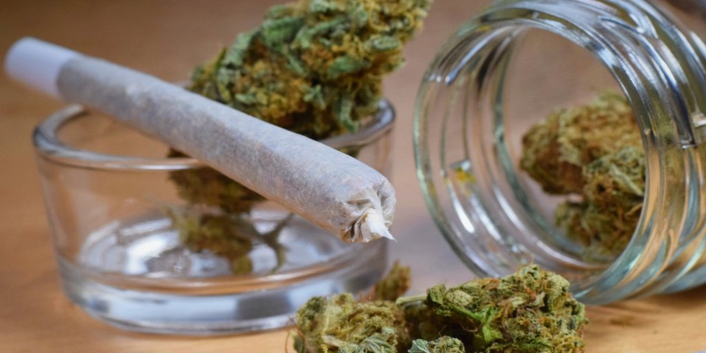 Massachusetts recreational marijuana sales top $2.2M in 5 days bit.ly/2Awhexc