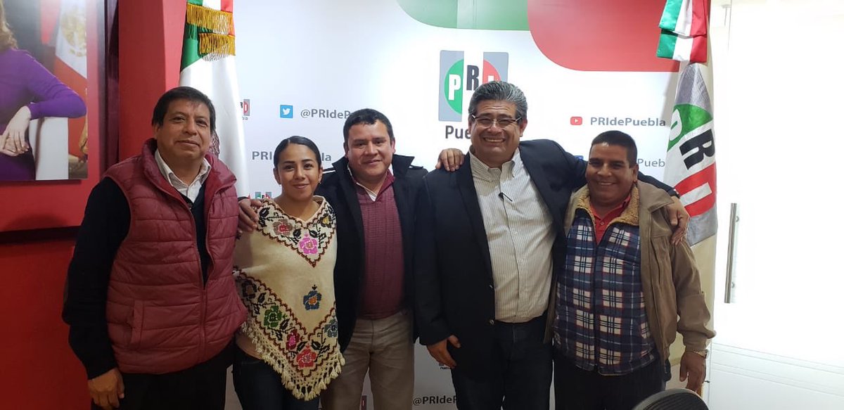 Javier_CasiqueZ's tweet photo. El día de hoy tuve oportunidad de recibir en el @PRIdePuebla a Melesio Hernández y a distinguidos priistas de Mexcalcuautla: Alberto Ruiz y Plácido Hernández. Estamos #TrabajandoParaTí https://t.co/Z8vsoozgLB
