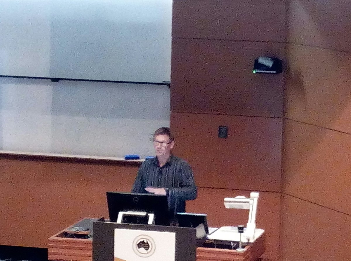 CloudyKielkopf's tweet photo. Next up at #ALM4 is @uow @ihmri's Prof Todd Mitchell talking about #HuntingtonsDisease and recent work in his lab: Ceramide and sphingolipid levels are altered in Huntingtons brain, and the changes are chain length specific. https://t.co/5sdmHxQq41