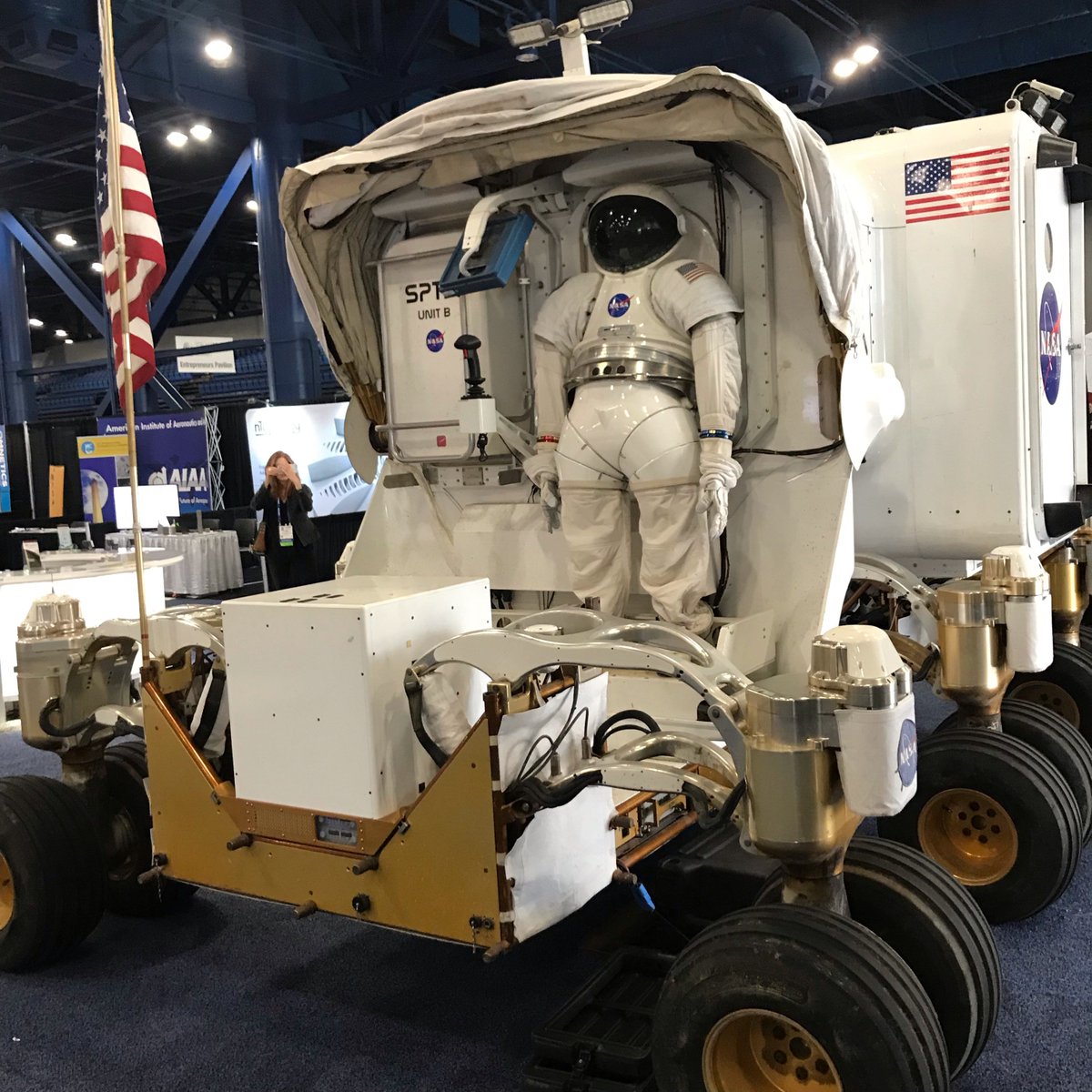 SpaceComExpo's tweet photo. That's a wrap! Thank you to all of our sponsors, media, and hardworking staff that made #SpaceCom2018 possible. We hope to see you again next year at #SpaceCom2019! https://t.co/TJ5lyvOJnV