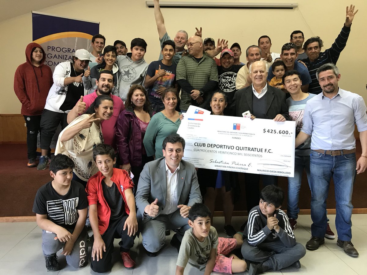 gobercautin's tweet photo. Apoyar el deporte es mejorar la calidad de vida, incentivar el trabajo en equipo y promover la vida saludable.
Hoy entregamos financiamiento para implementación deportiva al Club Deportivo Quitratúe y al Club Deportivo Católico de Gorbea #FONDES #FSPR #ChileLoHacemosTodos https://t.co/cEKQnOcVzC