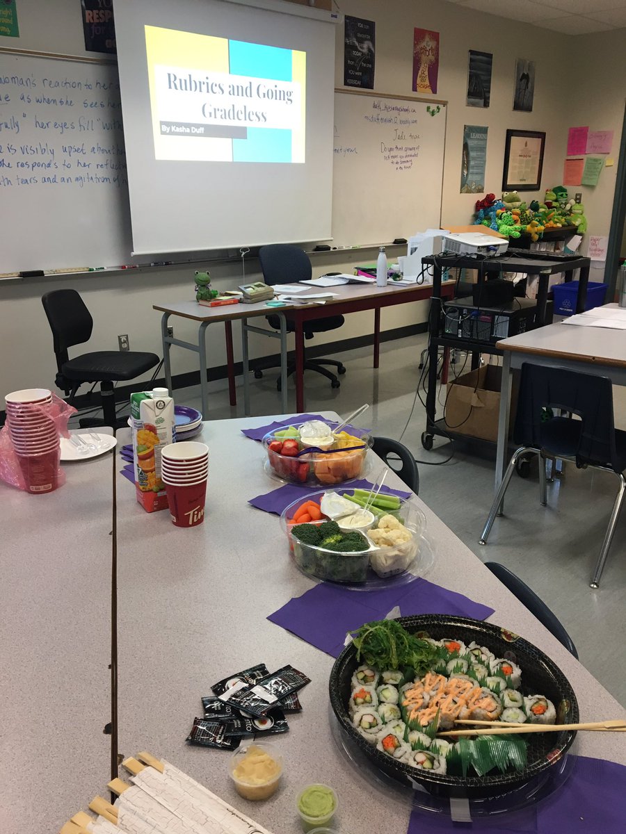 KashaDuff's tweet photo. First “Brain Bites” session at @ELGINPARKorcas was a success. We fed our minds and bodies while learning about rubrics and going gradeless. #ilovecollaboration #sd36learn #goinggradeless https://t.co/DtPxTRNVBv
