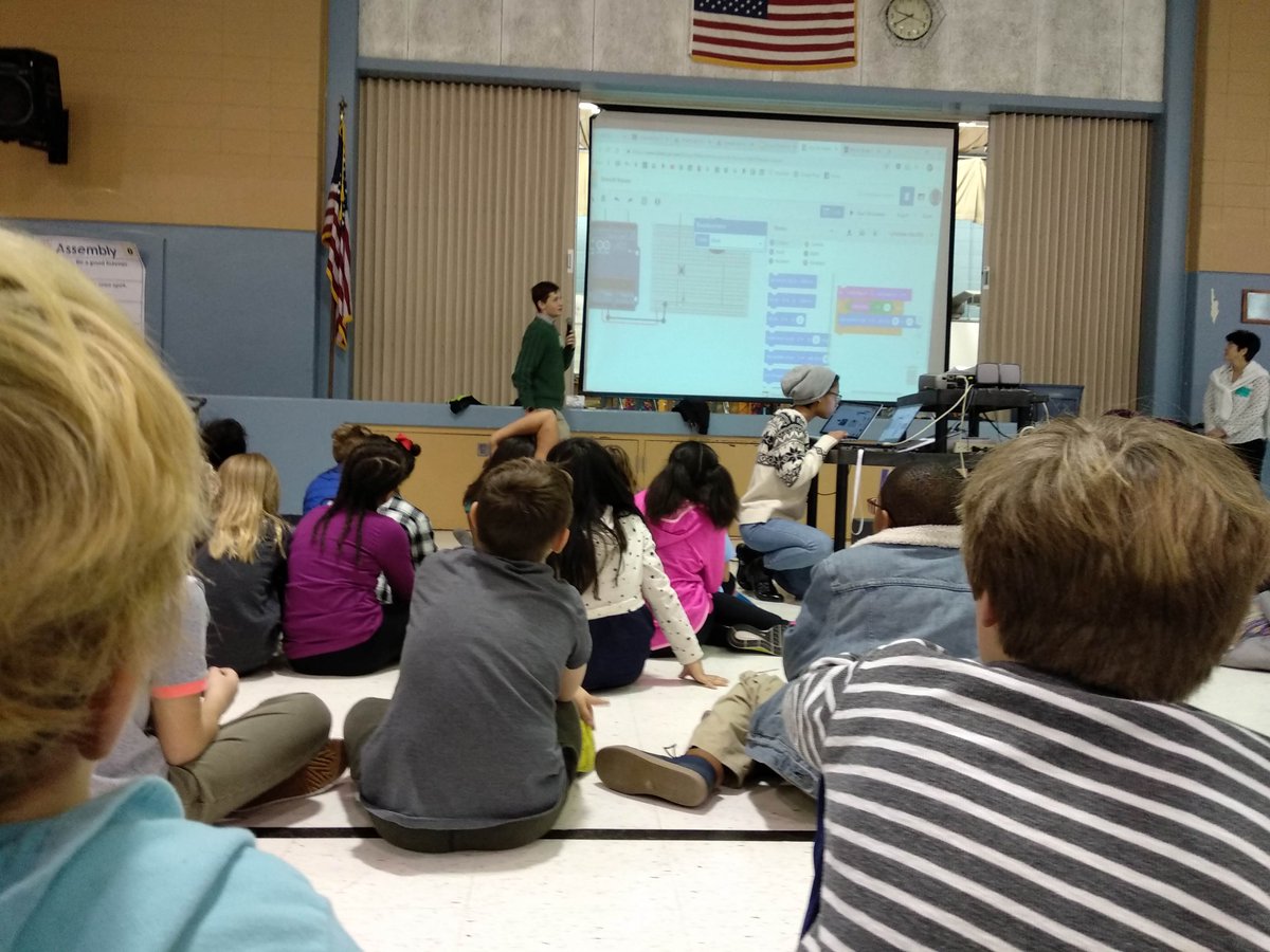 matoedtech's tweet photo. Thanks Dr. Hayes and members of @universityofky @ukyengineering Association for Computing Machinery for Women for participating in #HourOfCode with our 4th graders at @MaxwellCougars #SomosMaxwell https://t.co/6UBSysPmYB