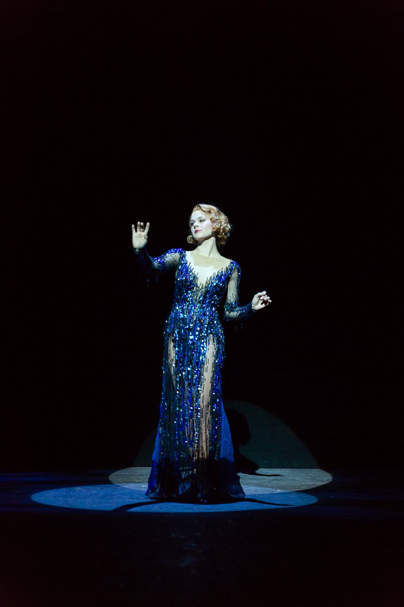 Kinectiv's tweet image. So much pizzaz and energy from an outstanding cast! You gotta see it to believe it.

Catch the dancing extravanganza that is "𝟜𝟚𝕟𝕕 𝕊𝕥𝕣𝕖𝕖𝕥" at the @FultonTheatre, showing until December 30th.