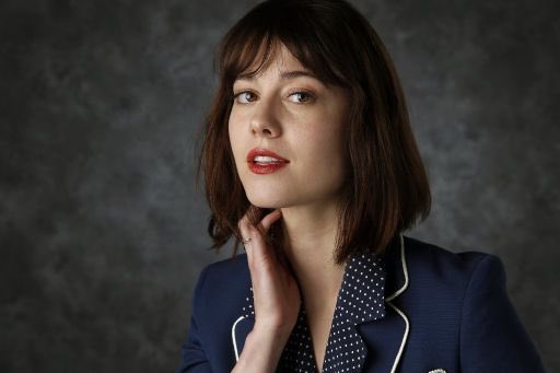 Happy Birthday to Birds Of Prey s Huntress, Mary Elizabeth Winstead!! 