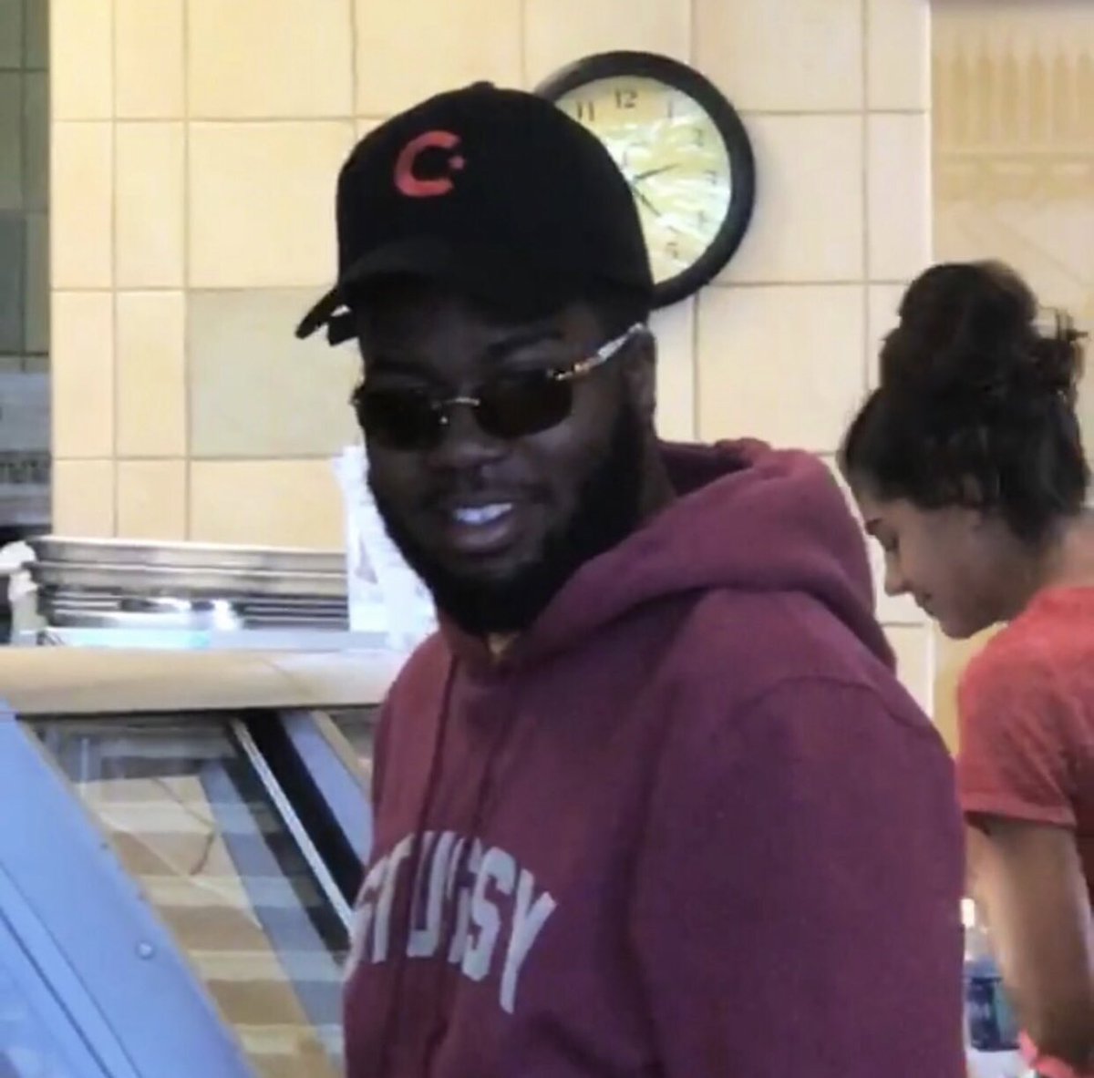 KhaIidDaiIy's tweet photo. choose your fighter: https://t.co/RLwhHzRAfz