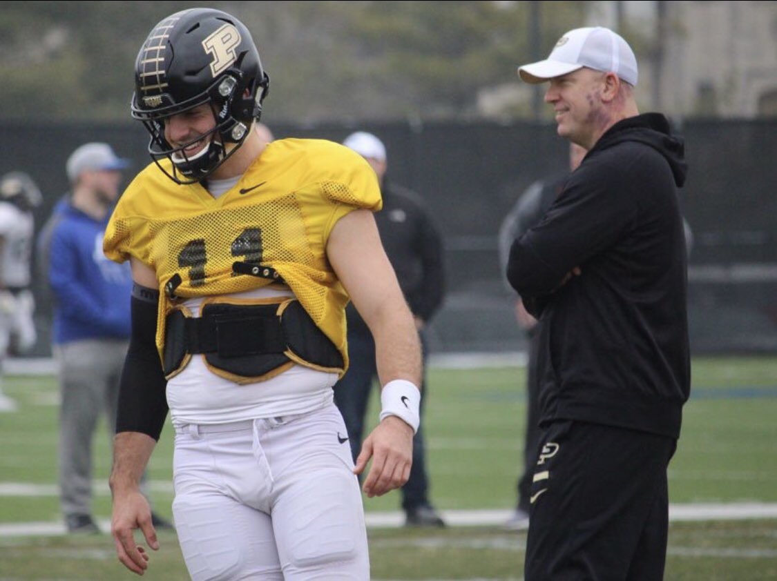 david_blough10's tweet image. Coach: What’s so funny?

Me: @dandakich

#LetsPlayFootball