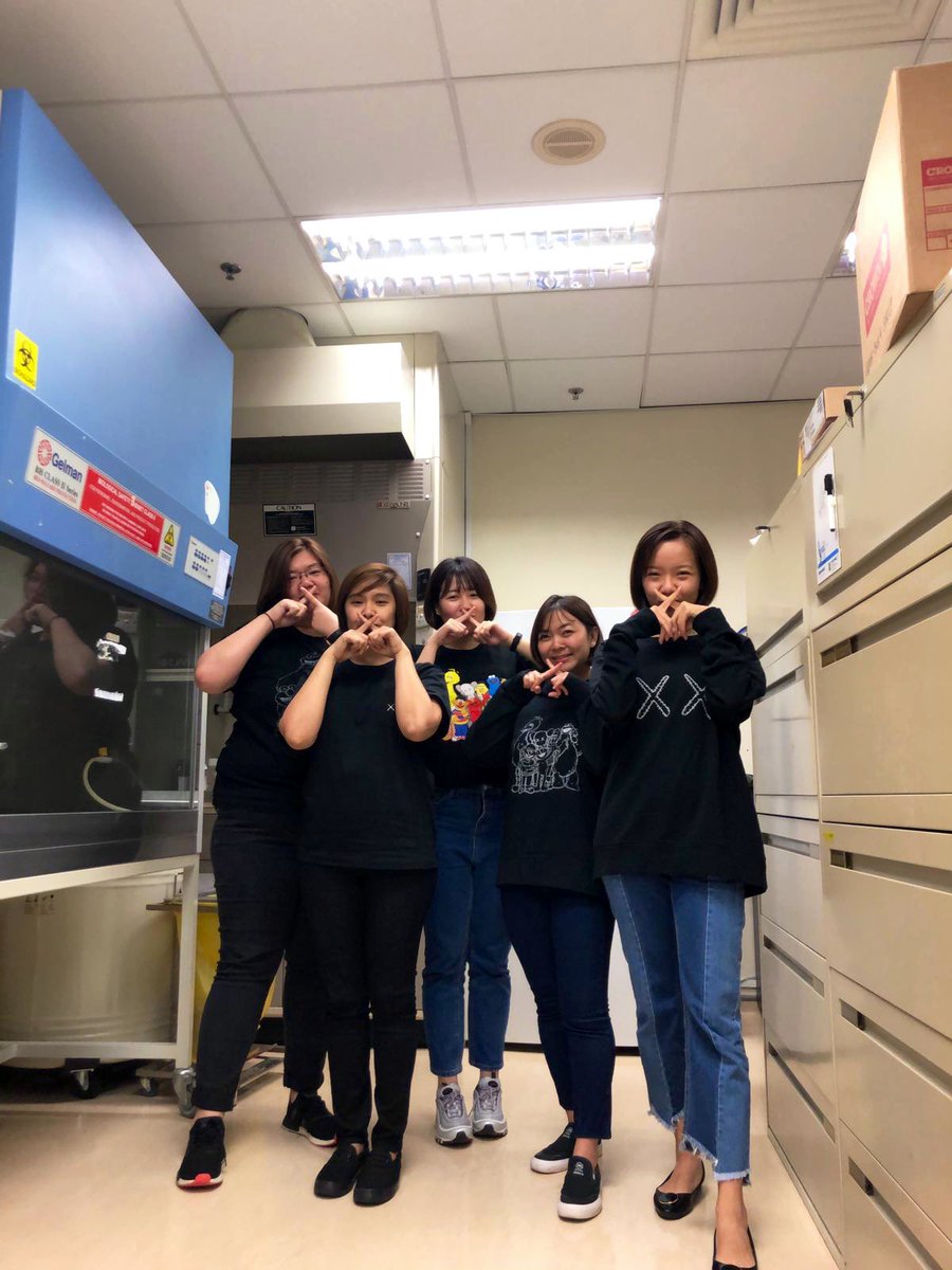 essieheart's tweet photo. Just another day in the life of lab geeks. 🖤
Oh the things we do for friendship. #kawsxsesamestreet #Lab501 🤪 https://t.co/3Gu02XxnPm