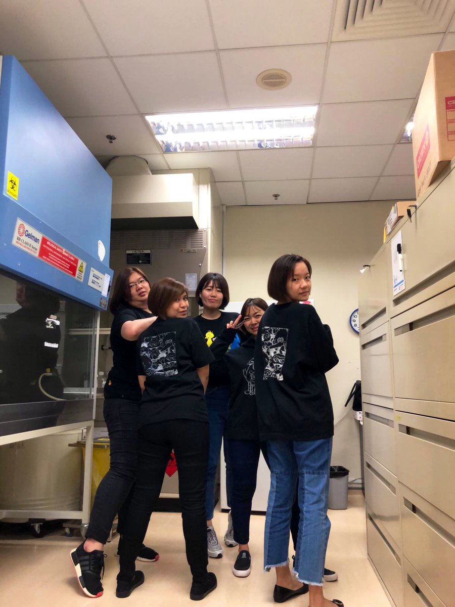 essieheart's tweet photo. Just another day in the life of lab geeks. 🖤
Oh the things we do for friendship. #kawsxsesamestreet #Lab501 🤪 https://t.co/3Gu02XxnPm