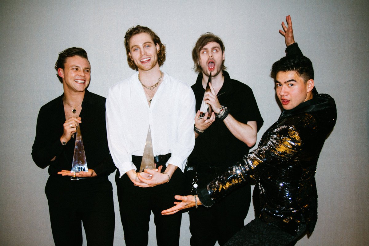 5SOS x ARIA’s // THANK YOU… TO EVERYONE WHO VOTED, BOUGHT THE ALBUM, SUPPORTED US IN ANYWAY THIS YEAR, THIS IS FOR YOU!