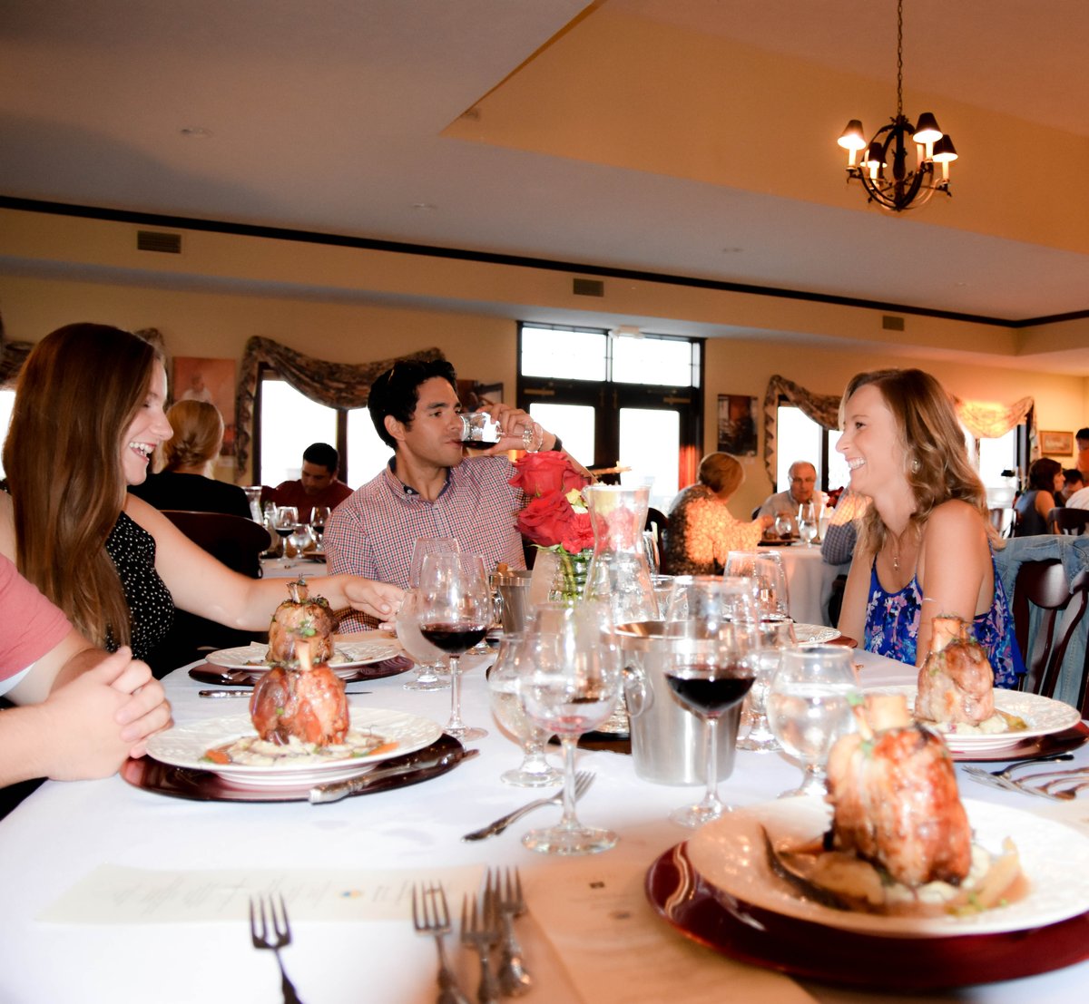 ChateauChantal's tweet photo. Join us this Friday, Nov. 30, for a @TasteLocalDiff 'Certified Local' 7-course Wine Dinner!
Grab your favorite friends & family, and enjoy a culinary experience you won't soon forget!
#ChateauChantal #TraverseCity #FoodandWine #LocalCulinary
https://t.co/OQtSZBEDqp https://t.co/VhzKNosOOW