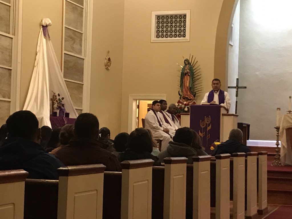 MattParris123's tweet photo. A somber service tonight at Hania Aguilar’s family church in Red Springs. Talking to those who knew the 13-year-old best. I’ll have that for you tonight on @wpdeabc15 news at 11. #FindHania #ncnews https://t.co/0C1bX3C5q4