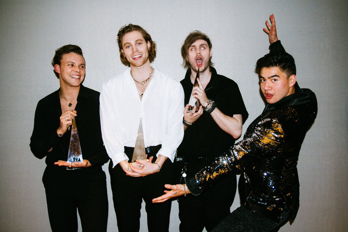 I’ve taken their photo at the first show they played Youngblood at all the way to the awards they won for it. I couldn’t agree more with the 3 Aria Awards that they won. Last night was the perfect re-cap to this entire year. Nice work boys. 
#TheBest @5SOS #HallofFamers
