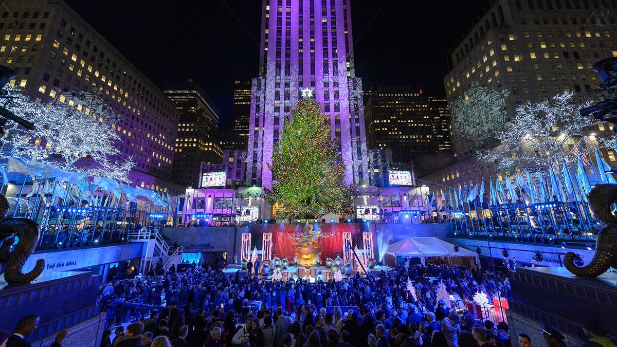Aries_love417's tweet image. My most favorite time of the year! This is truly the kickoff to the holiday season in #NYC #RockefellerCenterTreelighting #magical 🎄💖🎅⛄❄️✨🎶🎤
