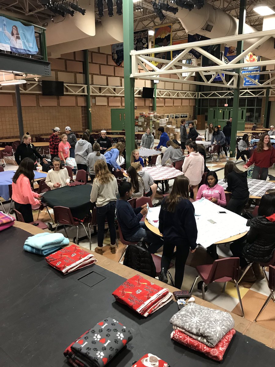 Key Club making some awesome fleece blankets for Nurses for Newborns! #ConnectedLancer