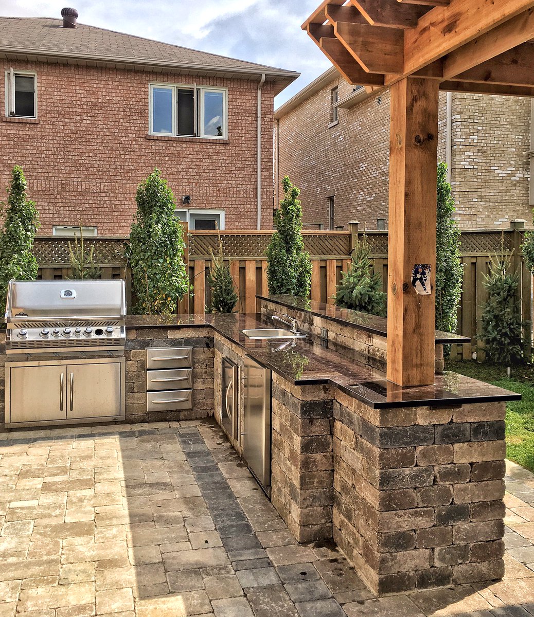 Backyard retreat... yes please!