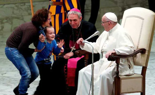 ndtv's tweet photo. 6-year-old interrupts Vatican ceremony - and Pope Francis doesn't mind https://t.co/wdhcasNetv https://t.co/Q6dweOJ0Mq