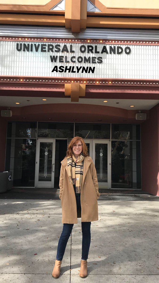 SightsWithAsh's tweet image. Thanks to @MarkowiczStefi, I have my name in ”lights.” 😂
#WeHadToDoIt