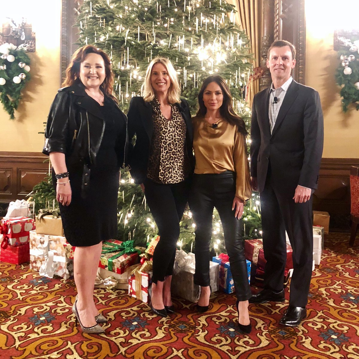 Our speakers looking festive tonight for our #IndieBeauty event! Tara Simon of <a href="/ultabeauty/">Ulta Beauty</a>, Laura Nelson of <a href="/ColourPopCo/">ColourPop Cosmetics</a>, <a href="/marianna_hewitt/">Marianna Hewitt</a> of #SummerFridays, and John Twichell of @PiperJaffrayCo. #CEWevents