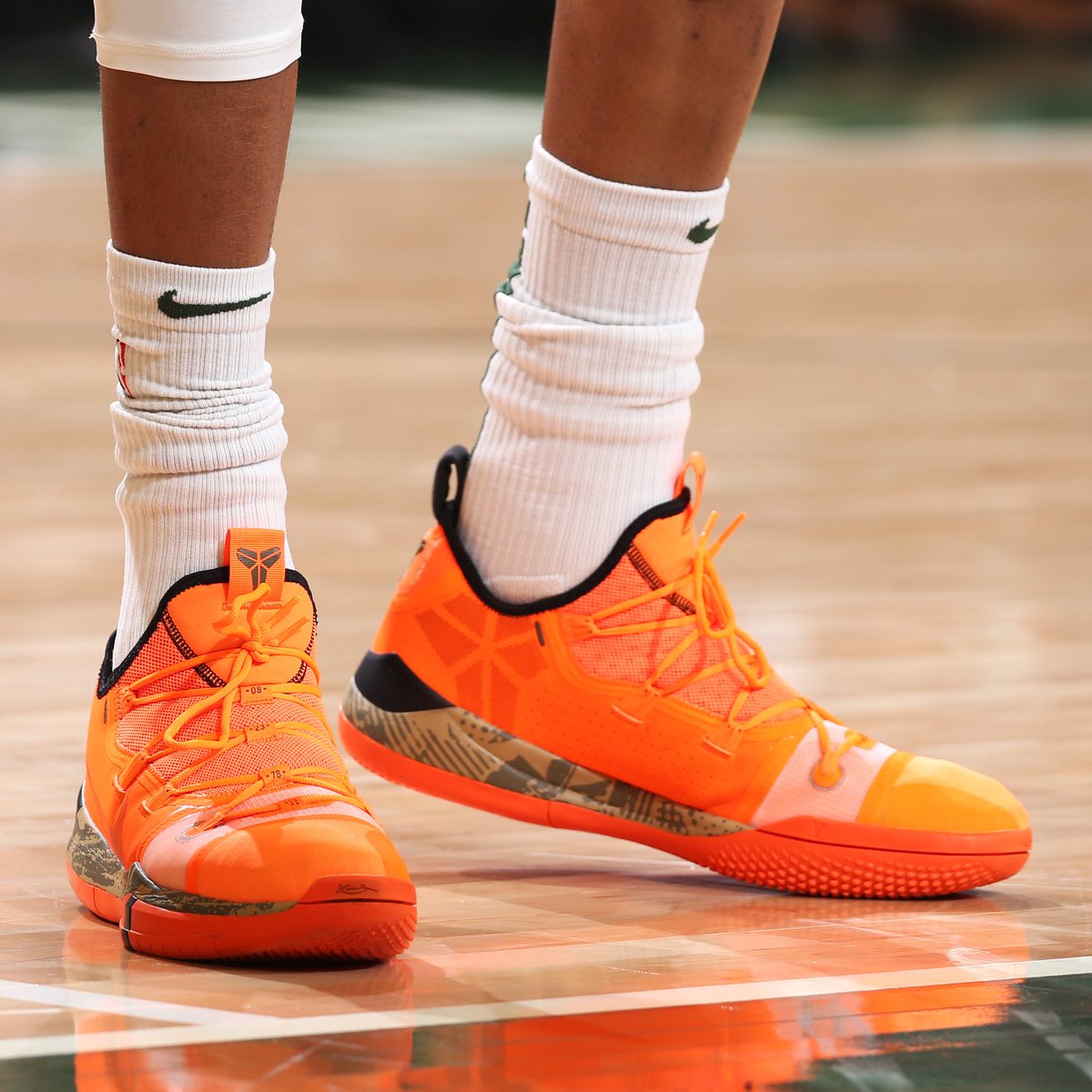 giannis antetokounmpo shoes orange