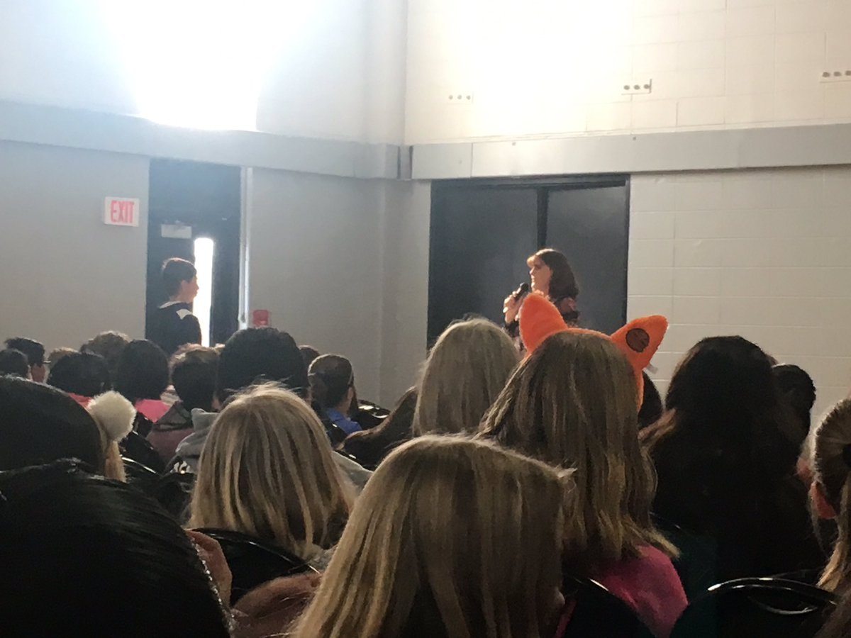 JenVincentTech's tweet image. Having @KateMessner with our #csmstigers today to celebrate #dayonwriting was a blast! #d75learns