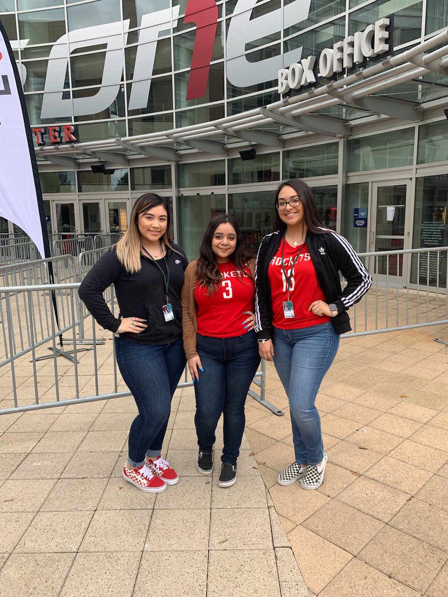 phs_hosa's tweet photo. Fun times with HOSA at the HOSA Day with the Rockets event! https://t.co/xJ4DcicdYK