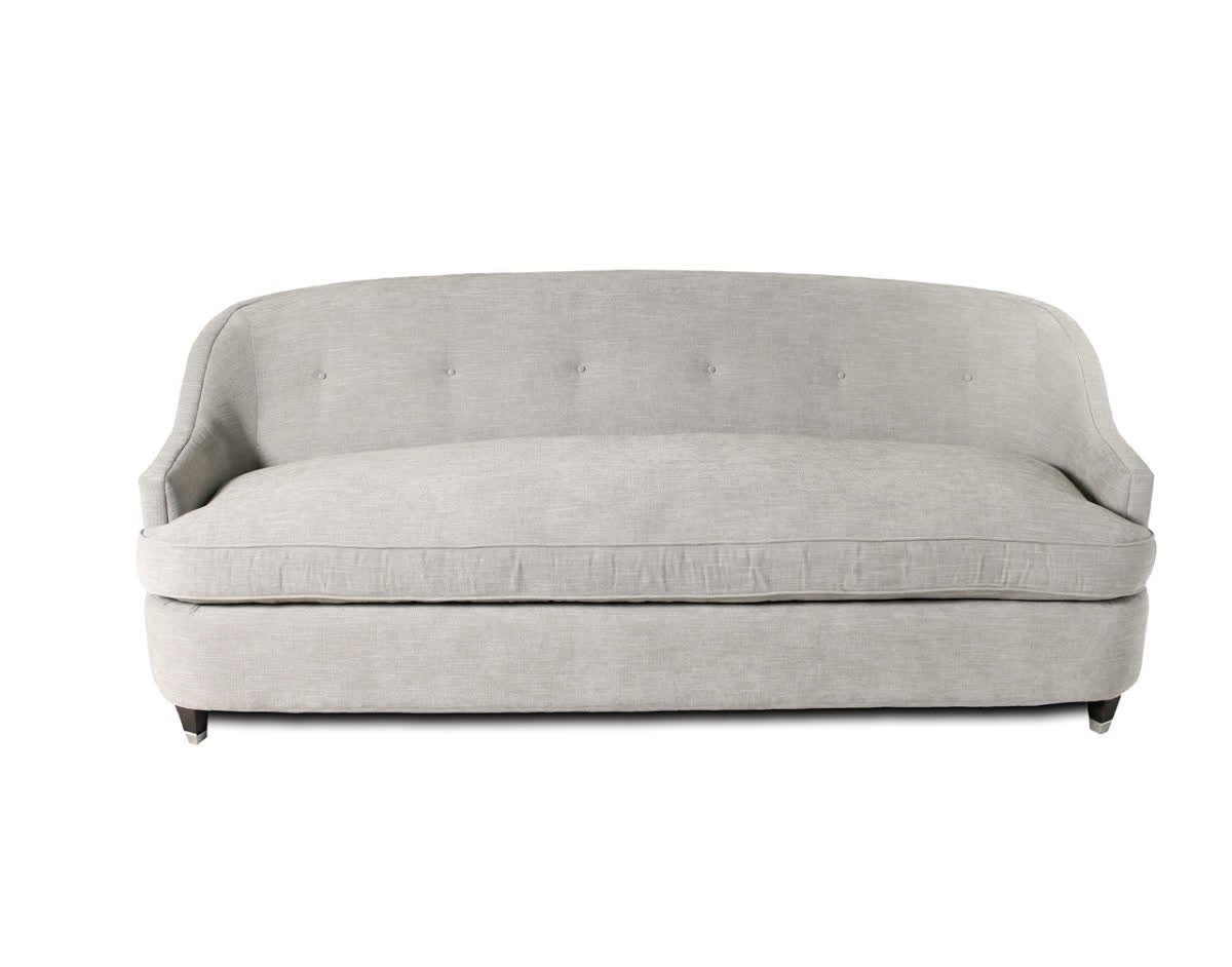 Chic curves on our new 199 style sofa.
#AveryBoardman #InteriorDesgin #Sofabed