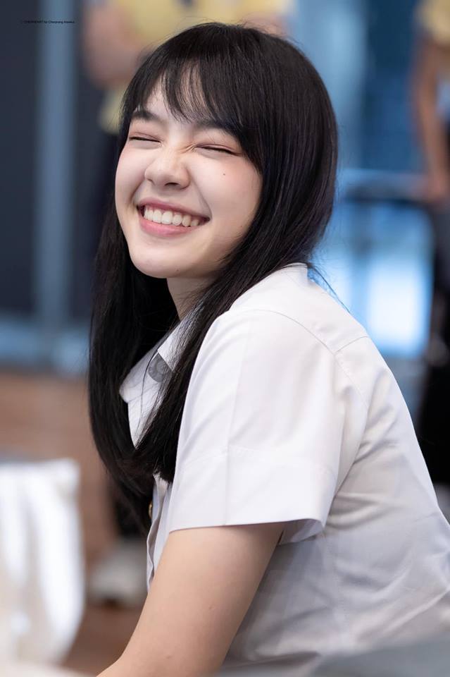 Mheekhao55's tweet photo. ' แจกความสดใสตะมุตะมิของเด็กน้อยจากรั้วนานาชาติมหิดล 🤗✨ #cherprangBNK48 #BNK48 #น่ารัก #ความรัก #หมีขาว https://t.co/hyXqZu4frl