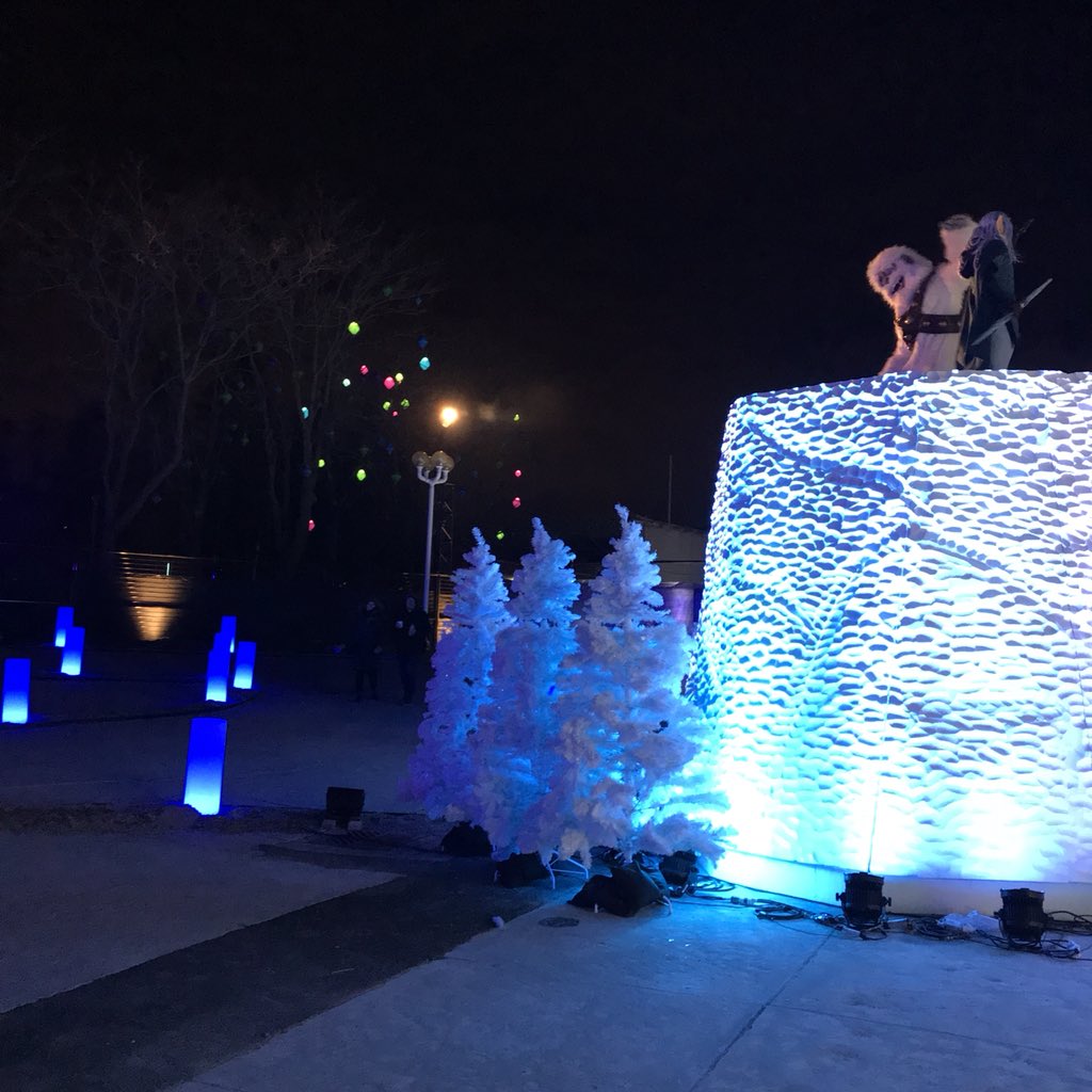 Bright lights by the lake now until Dec 30 at <a href="/AuroraFestTO/">Aurora Winter Festival Toronto</a> bring the kids and bundle up so you can check out all the scenes and do some skating.