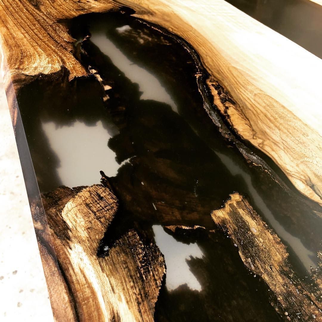 LuxedgeCo's tweet photo. Where would you place this table? 😱 Smoked caviar English walnut @ecopoxy table finished with @odiesoil crafted by our @luxedge team! 😃🙌 Comment our message us for more info!
#myluxedesign
// 
#modernfurniture #renovation #newbuild #interiordesign https://t.co/vDhrCxHIlm