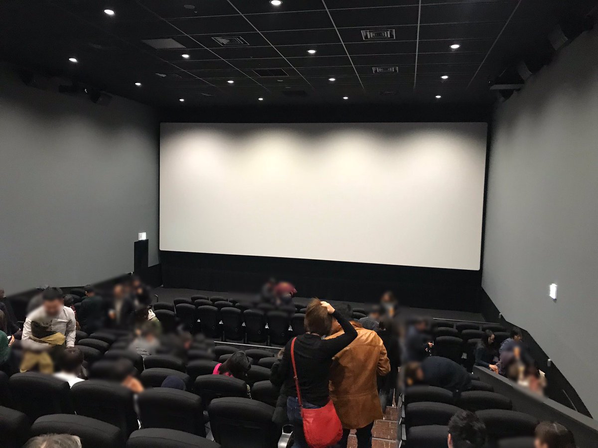 Papiko No Twitter ユナイテッドシネマ福岡ももち Screenx M列で観ましたが素晴らしかったですね ボヘミアンラプソディは3画面になるシーンが多いので両サイドスクリーンを存分に堪能できました リアの音が強くなりますが それだけ劇中の観客と一体化できるという