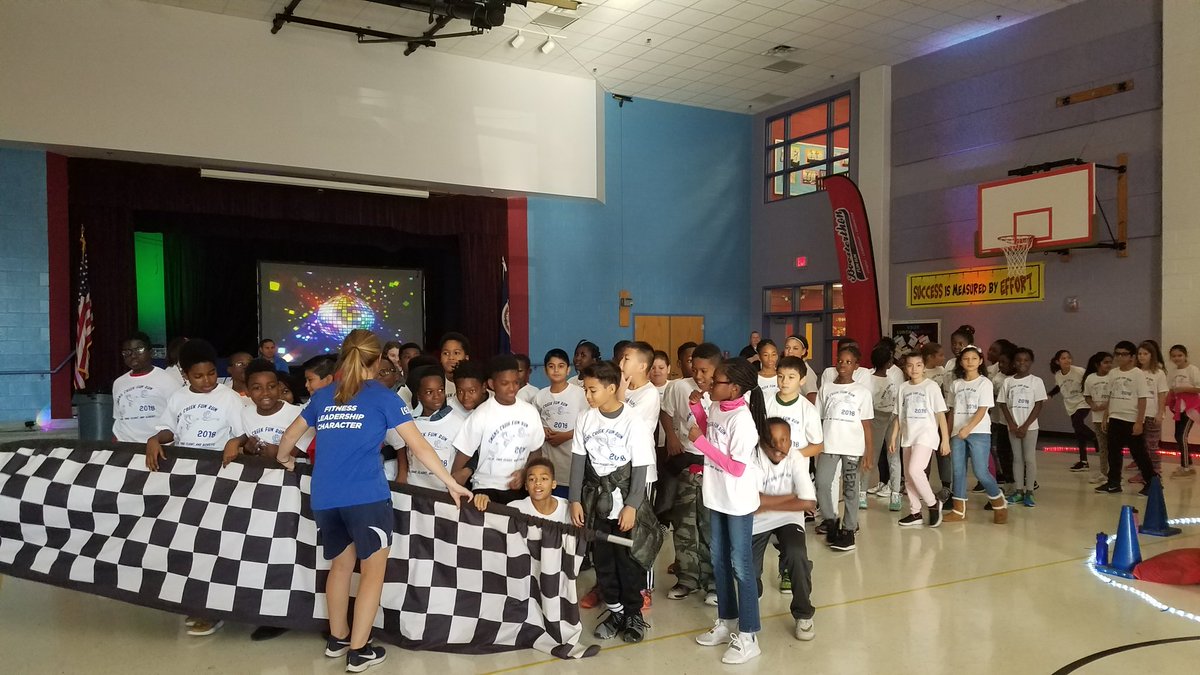 Ruleman5th's tweet photo. Boosterthon Fun Run today. The kids ran 30-35 laps, earned money for our school and had fun! #WeAreSwans @SwansCreekES #funrun2018 #boosterthon https://t.co/9Sb3DQnRnF