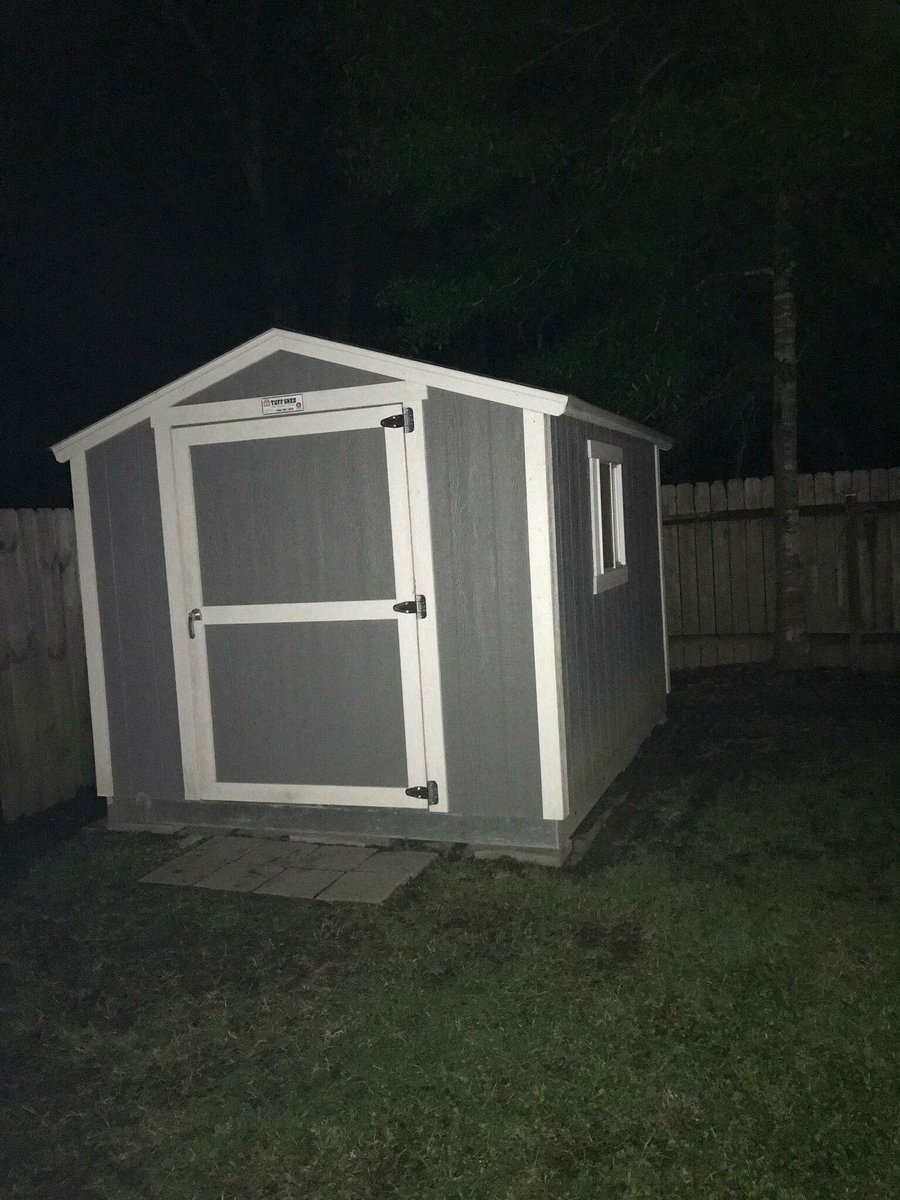 YonFanmChe's tweet image. My auntie really made a She-Shed