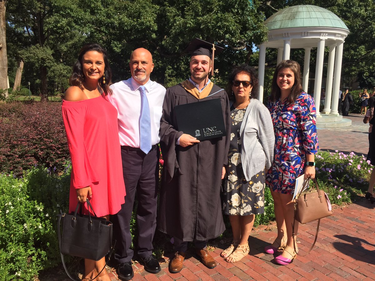 apoveromo1's tweet photo. @BlairW7585 @DeannaLeake @darlenekorwatch @TaraMartinEDU @judycreech6 @annie_lovoy @BeachyBoos @mallory_weeks Day 1 of #gratitudesnaps and I am so grateful for my family. They are always my strong support and my voice of reason and I cannot thank them enough https://t.co/RjCw9XrgFB