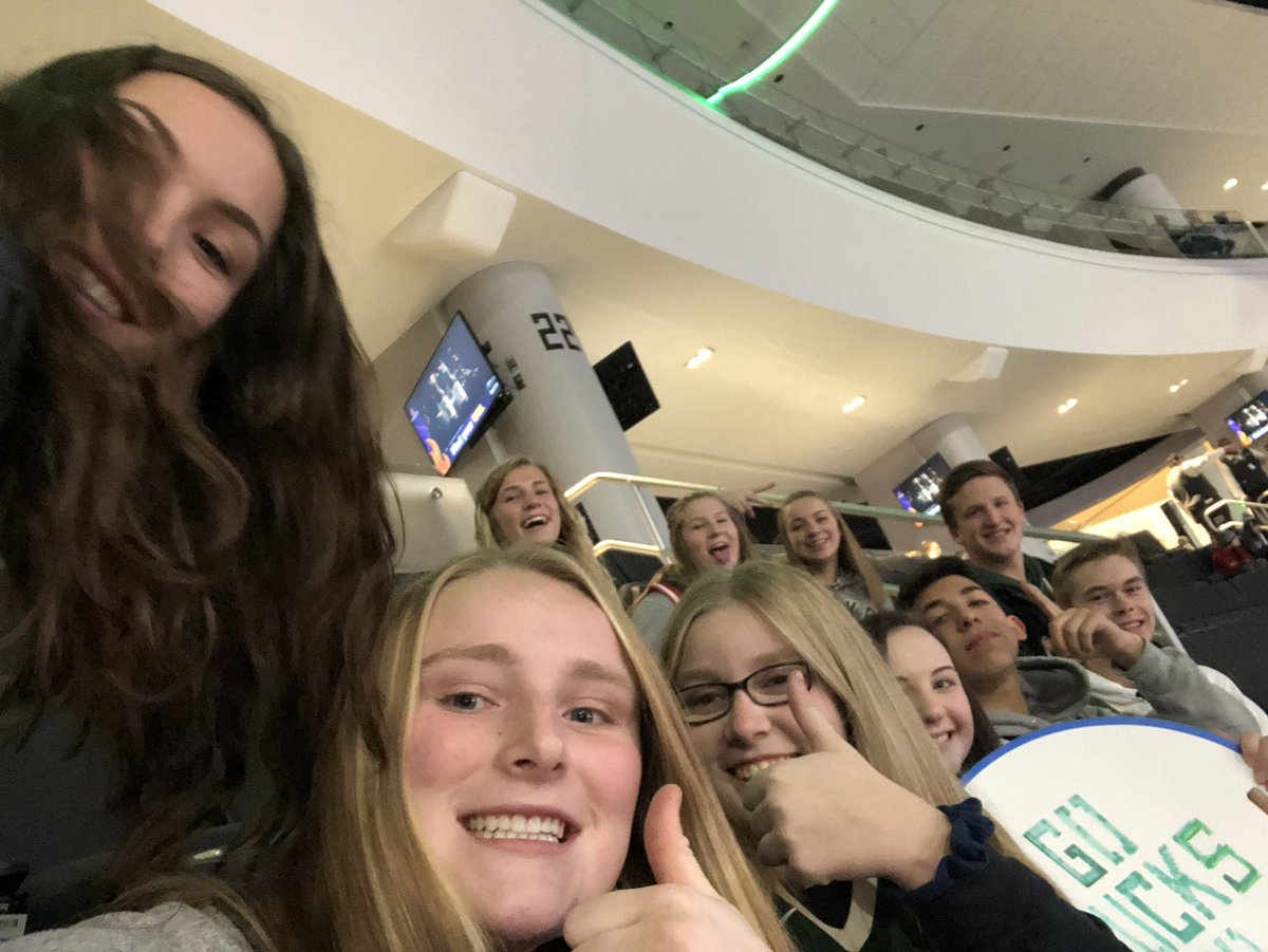 PyzykAna's tweet image. #kohlscourt