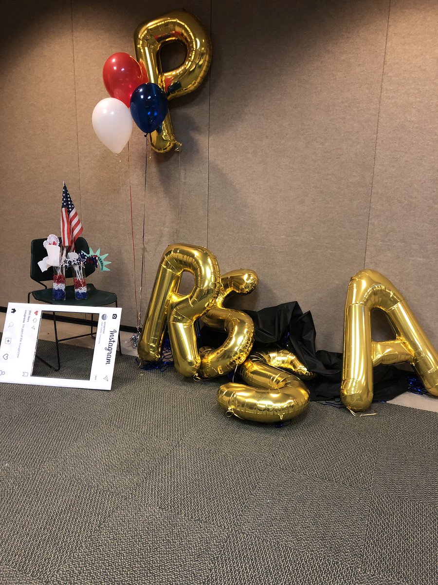 kguiver's tweet photo. When the speaker is too fire #Comm3140 #GoUVU #UVUPRSSA https://t.co/DWO5kx3ucI