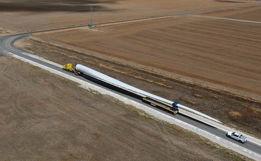 MurraWarra's tweet photo. The anticipation at Murra Warra Wind Farm today, waiting for the first turbine blade to arrive, was equal to that of a 6 year old in fairy wings queuing for the opening of the Myer Christmas Windows. The 70.5 metre turbine blades are the biggest in Australia.
@Senvion_com https://t.co/WnLHC2JHeQ