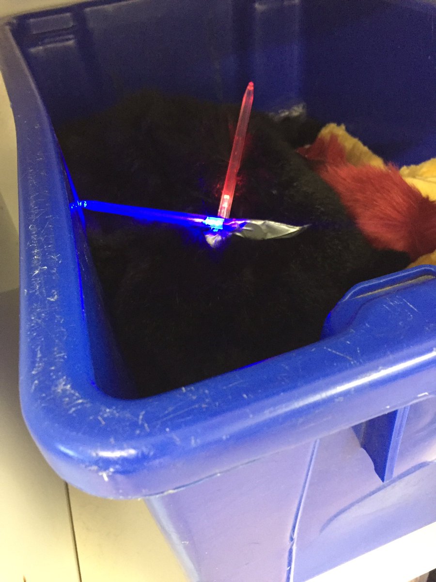 MakeClub_NZ's tweet photo. Today we had to apply what we have learned about circuits in previous sessions to make Xmas decorations, lightsabers &amp; security boxes #muchfun https://t.co/5kOHRuiwqE