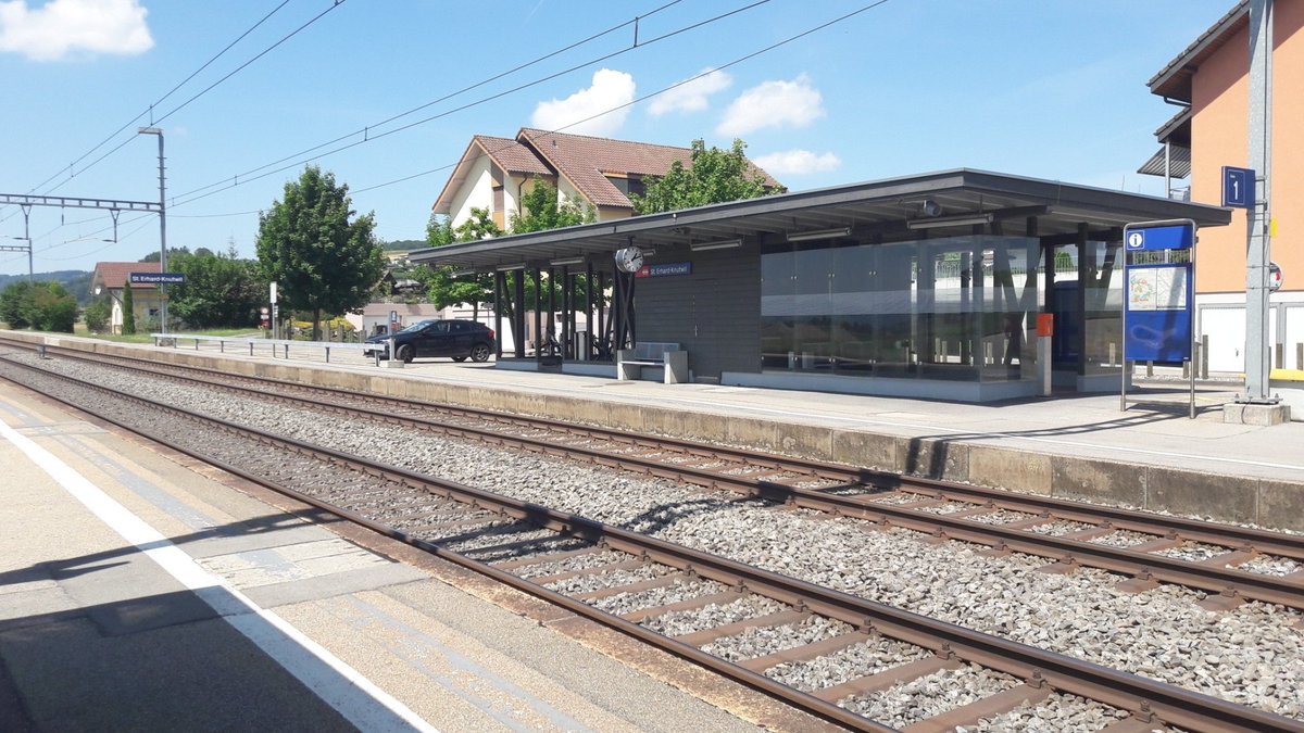 BahnhoefeCH's tweet photo. Herzlichen Dank an @danihaenni  für das #BahnhofsFotoCH von #StErhard #Knutwil https://t.co/tV6eRNvHjE @pokipsie #BahnhofsFoto #VERLIEBTindieSCHWEIZ https://t.co/oQaibj0tDn