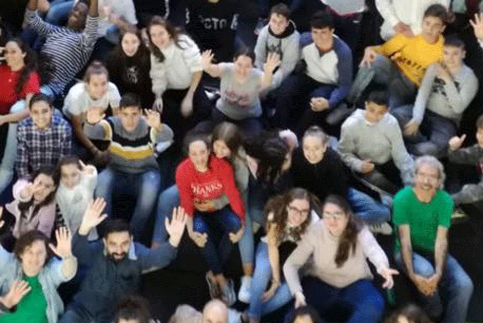 El proper dissabte, nois i noies de secundària d'instituts públics de #Sabadell celebren la seva primera mostra castellera juntament amb els <a href="/saballuts/">Saballuts</a>, en el marc d'un projecte per joves que s'està desenvolupant al llarg del curs 🙌 bit.ly/2P8whCC