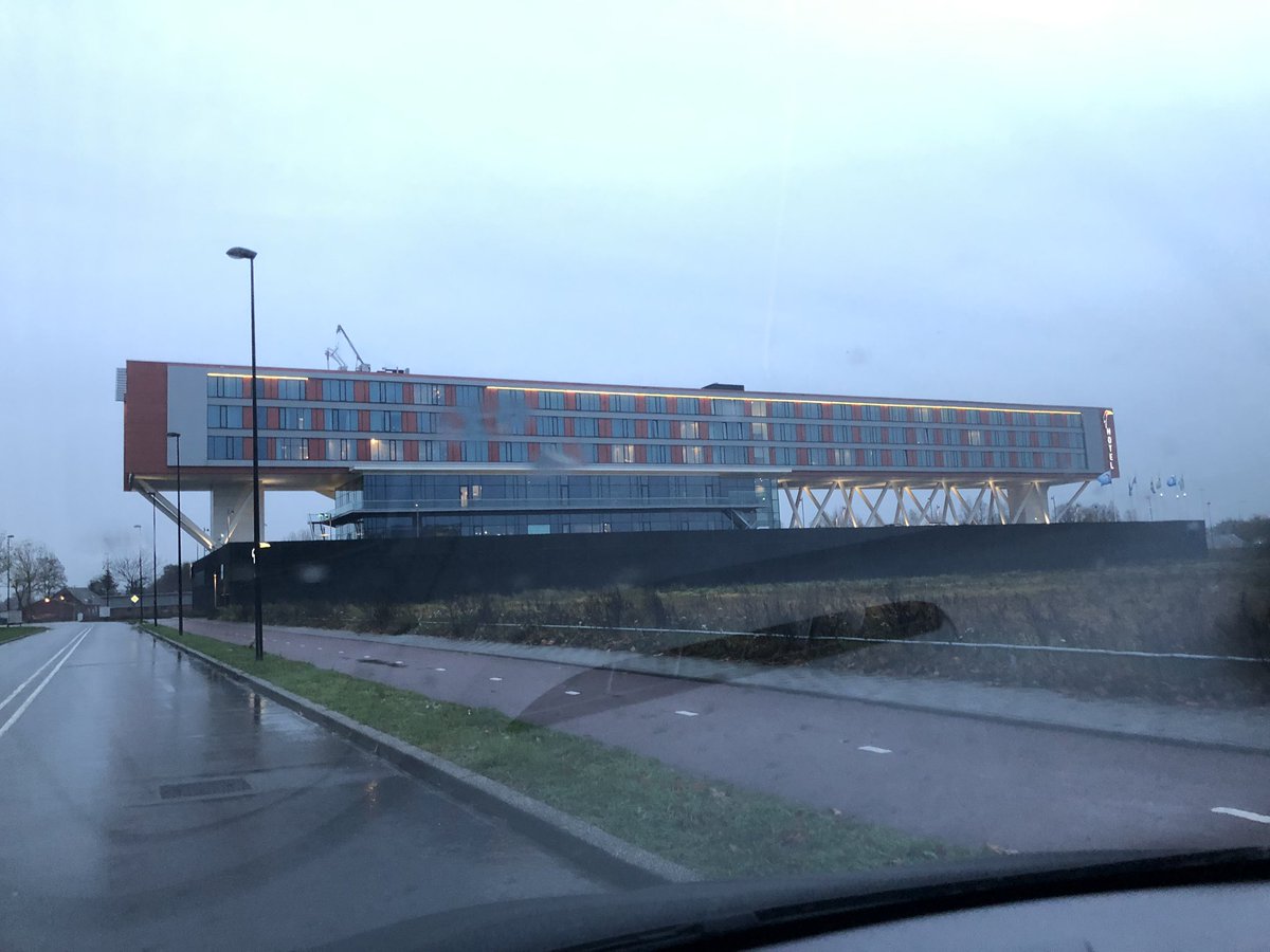 Marald1's tweet image. En we zijn los ! Ontbijt met de voorzitter #CASH3F @van-der-valk-hotel-Veenendaal