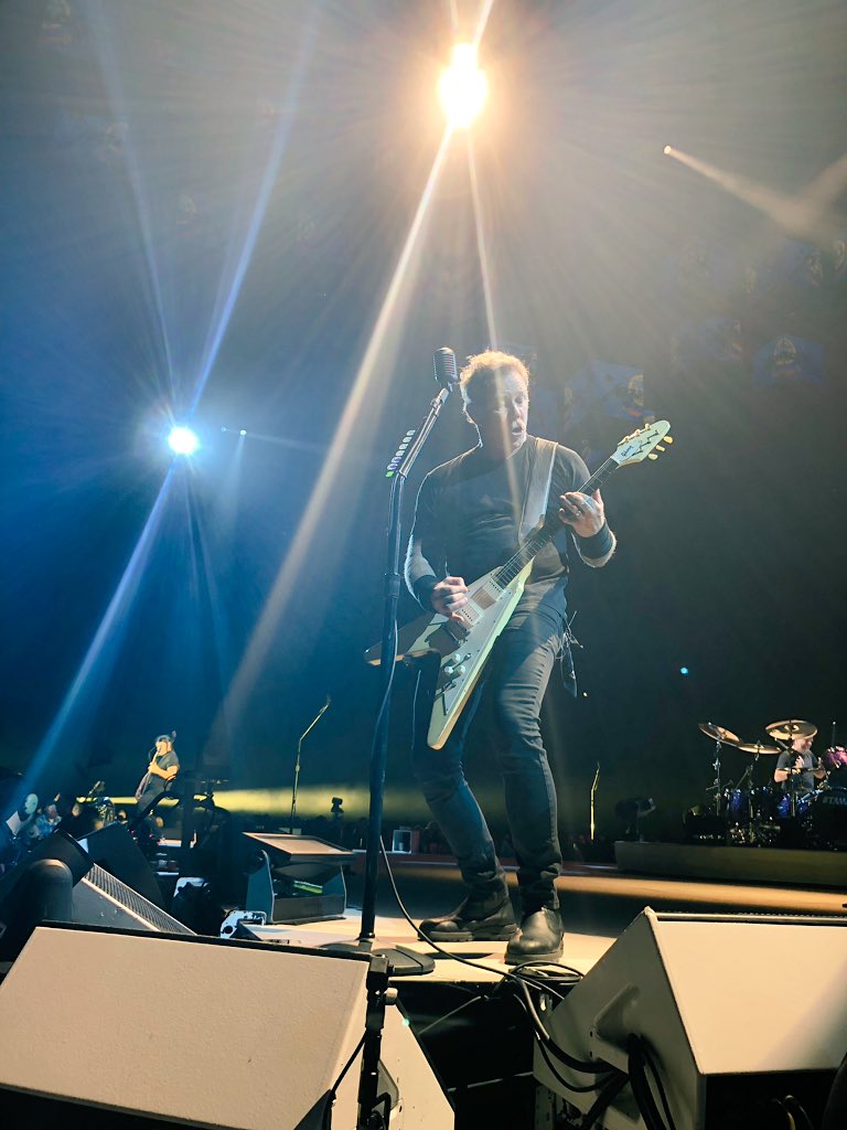 Gunner505's tweet photo. @Metallica Hell yeah Papa Het!! #metinboise https://t.co/GsUEFMybXn