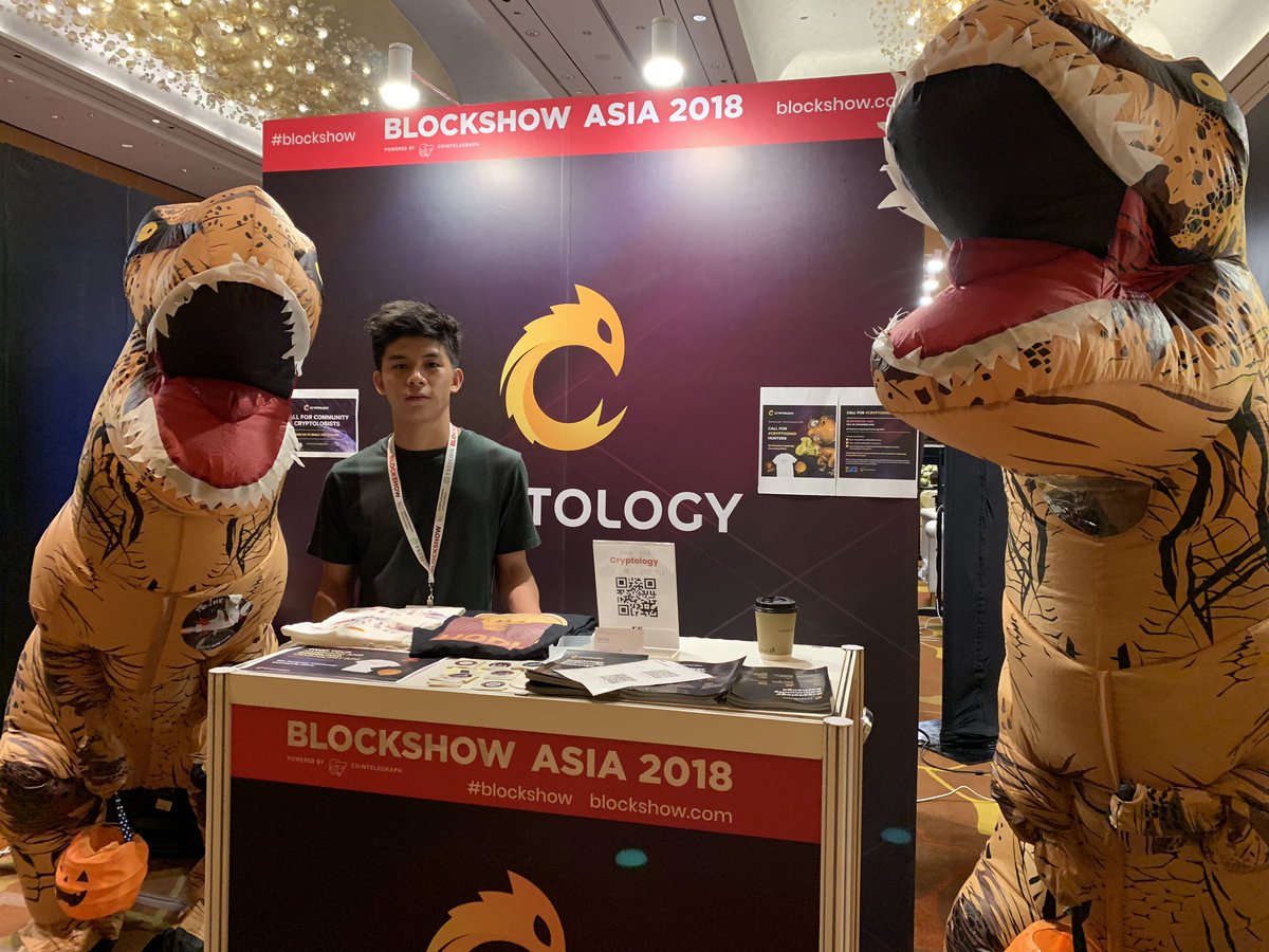 2themoon_global's tweet photo. Blockshow Asia Day 2!Catch the chance to spot our #CryptoDino and say hi to #Cryptology at booth counter E5!🎉🔥🔥
#blockshowasia #blockshow2018 #Crypto #CryptoCurrency #Bitcoin #BTC #ETH #CryptoNews https://t.co/rcwOYSP1Te