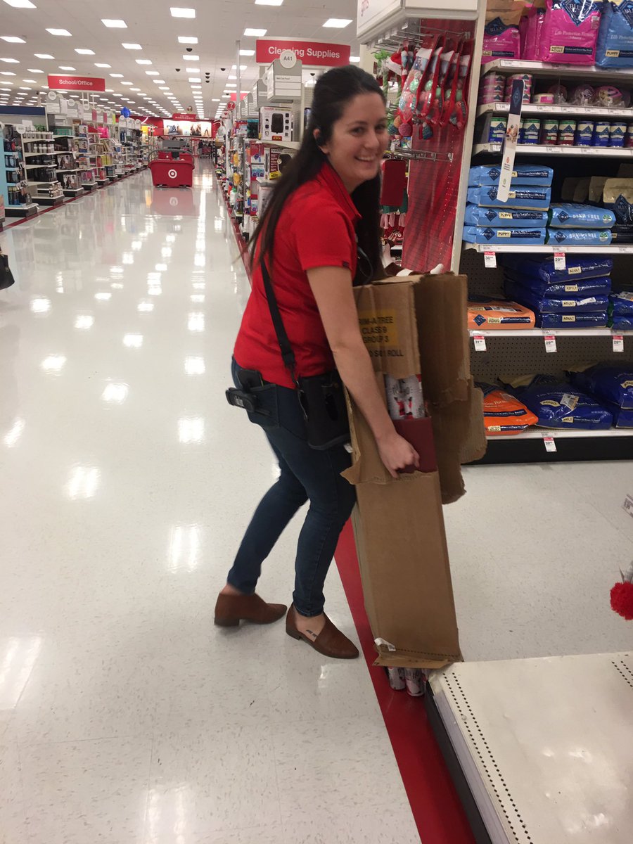 ladycin23's tweet photo. Just like clockwork! It’s tradition! #kipercrew #yesihelpedher https://t.co/4fKFBb6Oxg