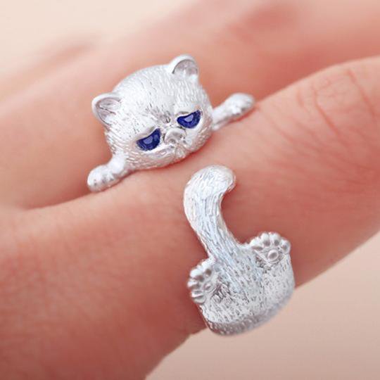 The adorable naughty kitten is brought to life in this Cute Silver Cat Ring. The incredible cat's sad face detail in this ring will let you wanna pet and hug it just like it's hugging your finger to give it comfort. Check it out -ow.ly/iliY30mNduV
#cats #jewelry #kittenring