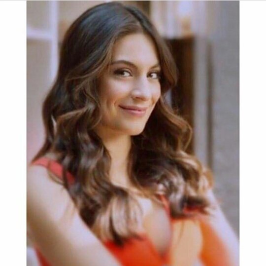 anabrendadgo's tweet image. #NuevaFotoDePerfil Cuando estés triste piensa que hay miles de personas en este mundo que somos felices solo porque tú existes @anabreco 💜