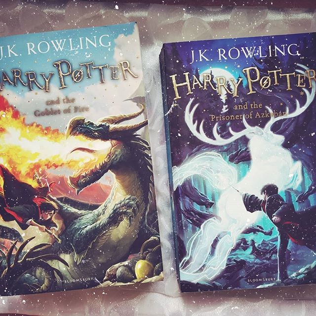 UrbanCaverblogs's tweet photo. Hey there witches and wizards!!🧙🍁🍂⚡
Happy Thursday!#bookworms
#bookster #booksandflowers #harrypotter #bangaloreblogger #bookdragon #bookfeaturepage #bookflatlay #totalbooknerd #bookgram
#eadmorebooks #alwaysreading #bookphoto #booksofinsta #booksand… https://t.co/FUn7wvVp6G https://t.co/BSBjmruO75