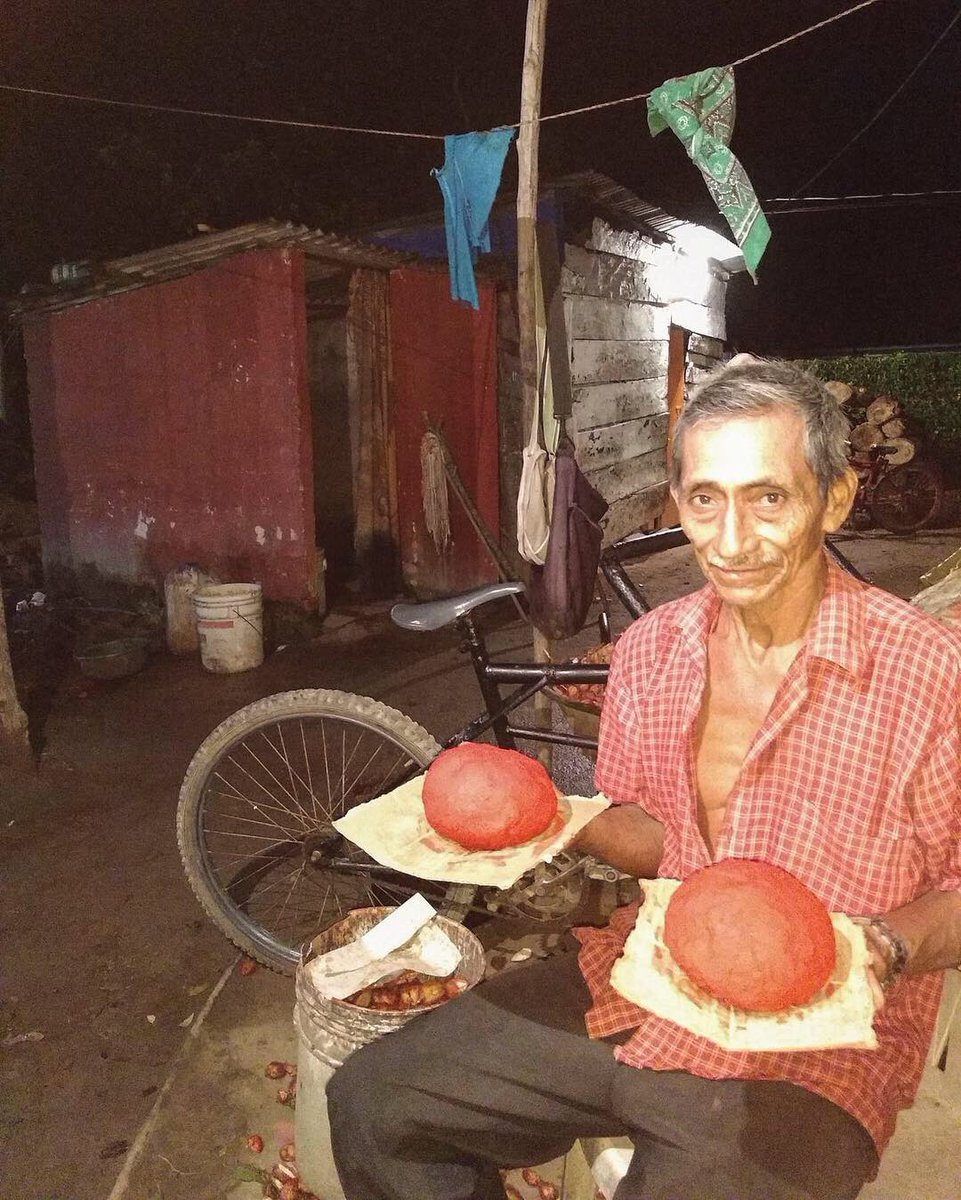 Don Tano es originario del ejido Tierra y Libertad en Cardenas, Tabasco y produce un achiote de gran calidad. Su teléfono de contacto es 9141181255.
CONSUME LOCAL 💚