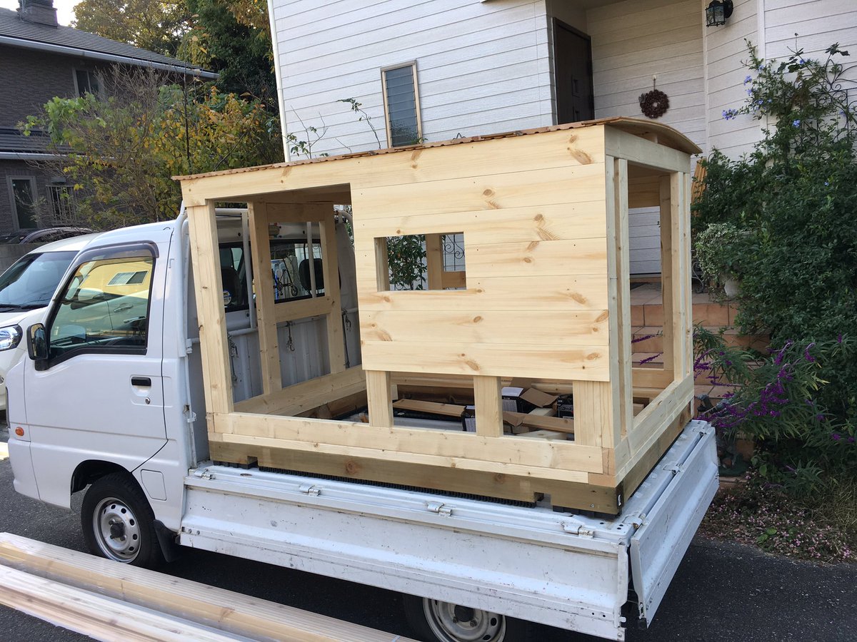 福助 コロナ収束したら何チャレンジするかな 軽トラキャンピングシェル作製3日目 本日は壁の作製に入りました 壁が入り出したらなんとなくキャンピングシェルに見えてきました 今から昼食です