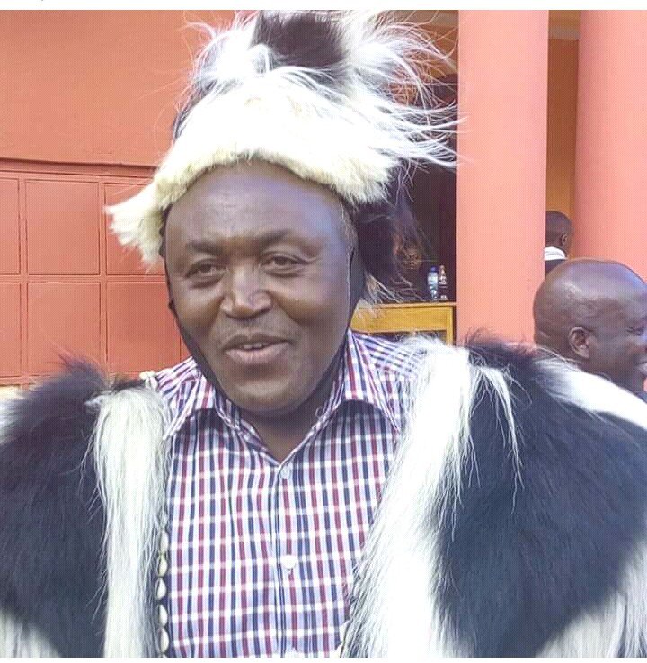 fmcoro's tweet photo. Irua niriabata muno muturireini wa mundurume. Gwata Mugikuyu, no nirikinyite handu rigatwika riagwitigirwo kurumirira ikuo cia imwana ithatu. Hihi nikii kiraria kiria kingi? Niciehanda thaa igiri tugitereta na Cifu Kanyonga Wa Mukono.
#RWIGA with Nyoxx Wa Katta https://t.co/qq6iZMbiCW